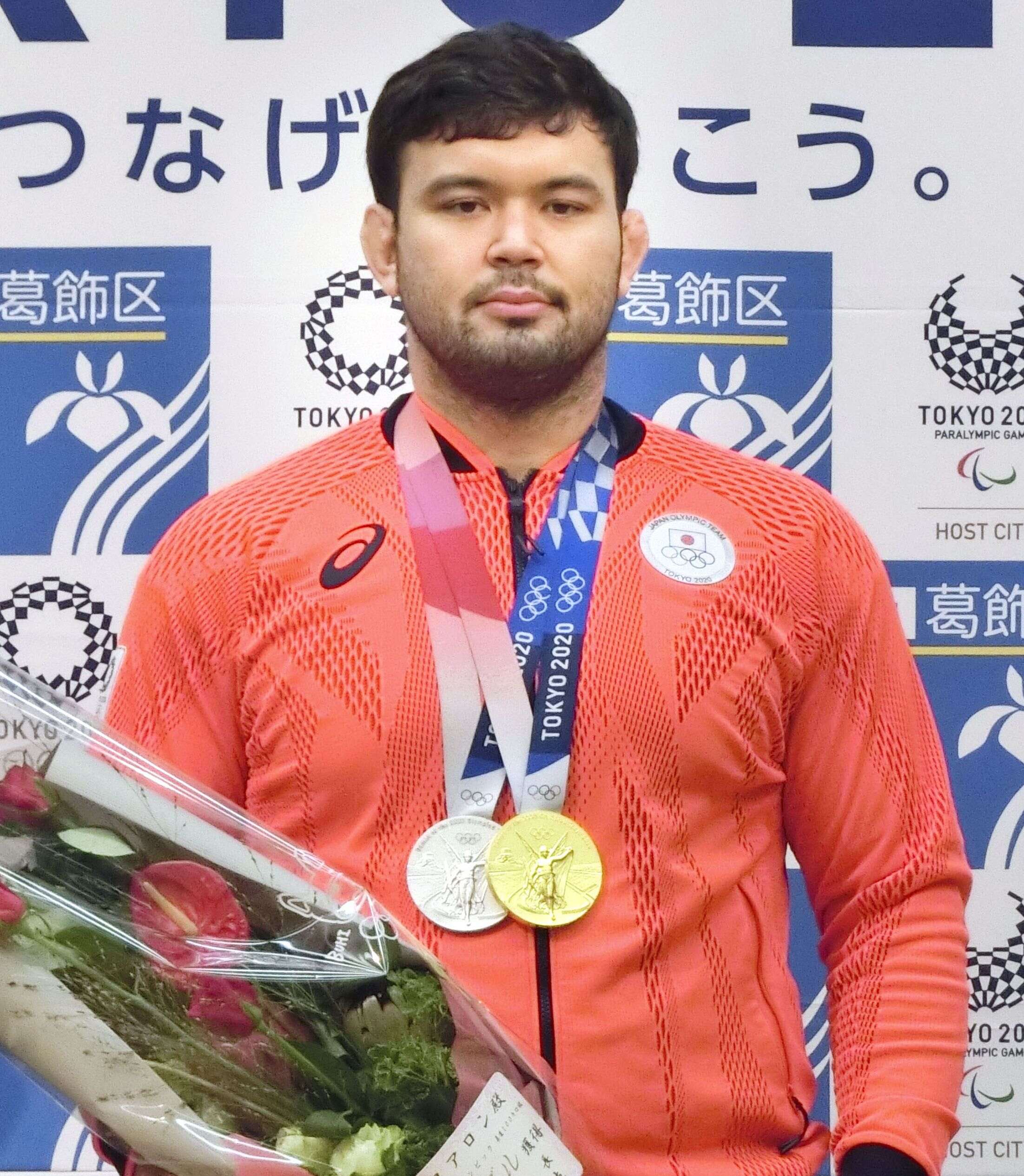 【極希少‼️】東京五輪金メダリスト ウルフ・アロン選手直筆サインパネル　額装済み Amazon.co.jp: 東京五輪金メダリスト ウルフアロン選手直筆