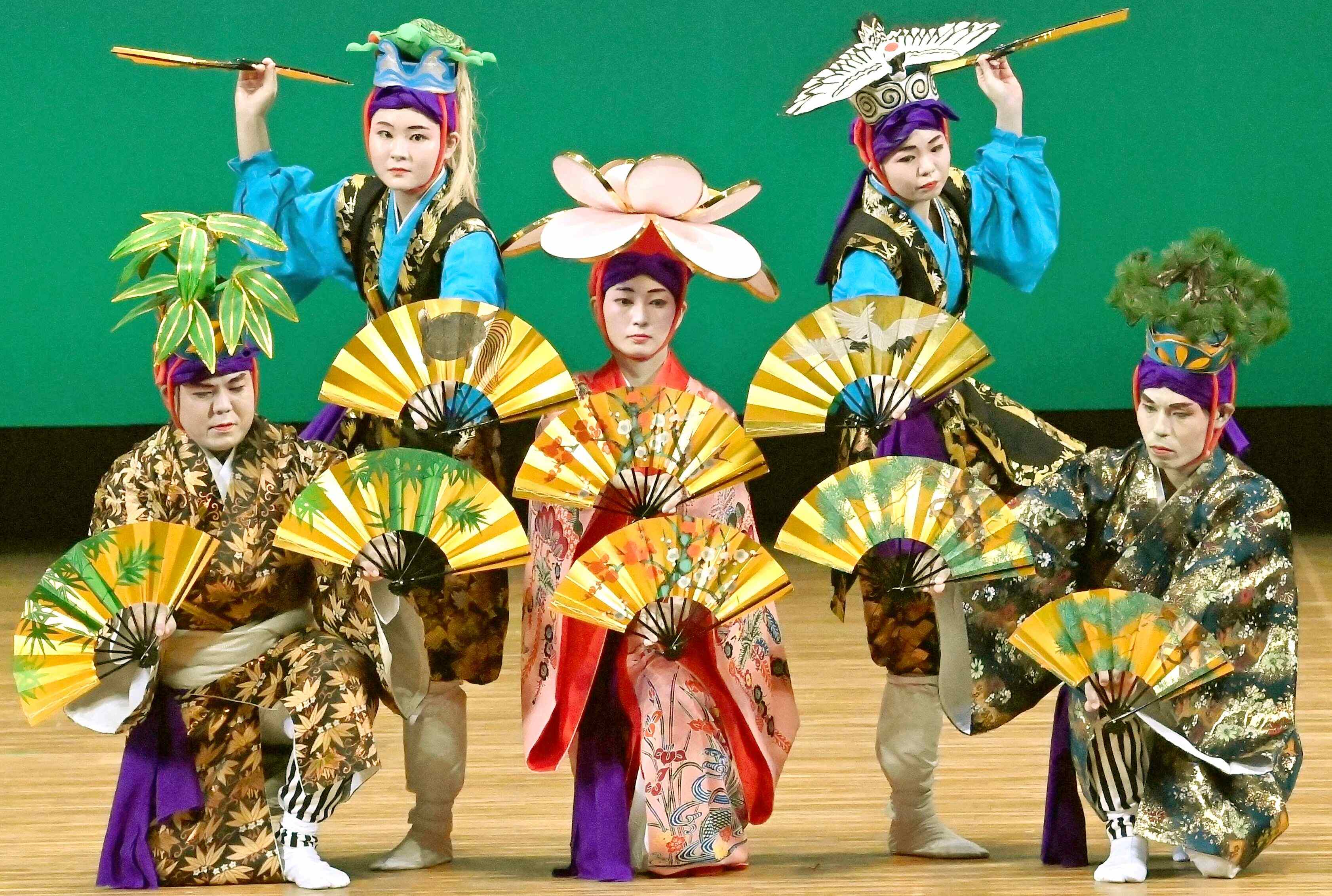 舞踊扇子 豊年踊り 舞踊扇子 豊年踊り チャッキラコ｜文化デジタルライブラリー