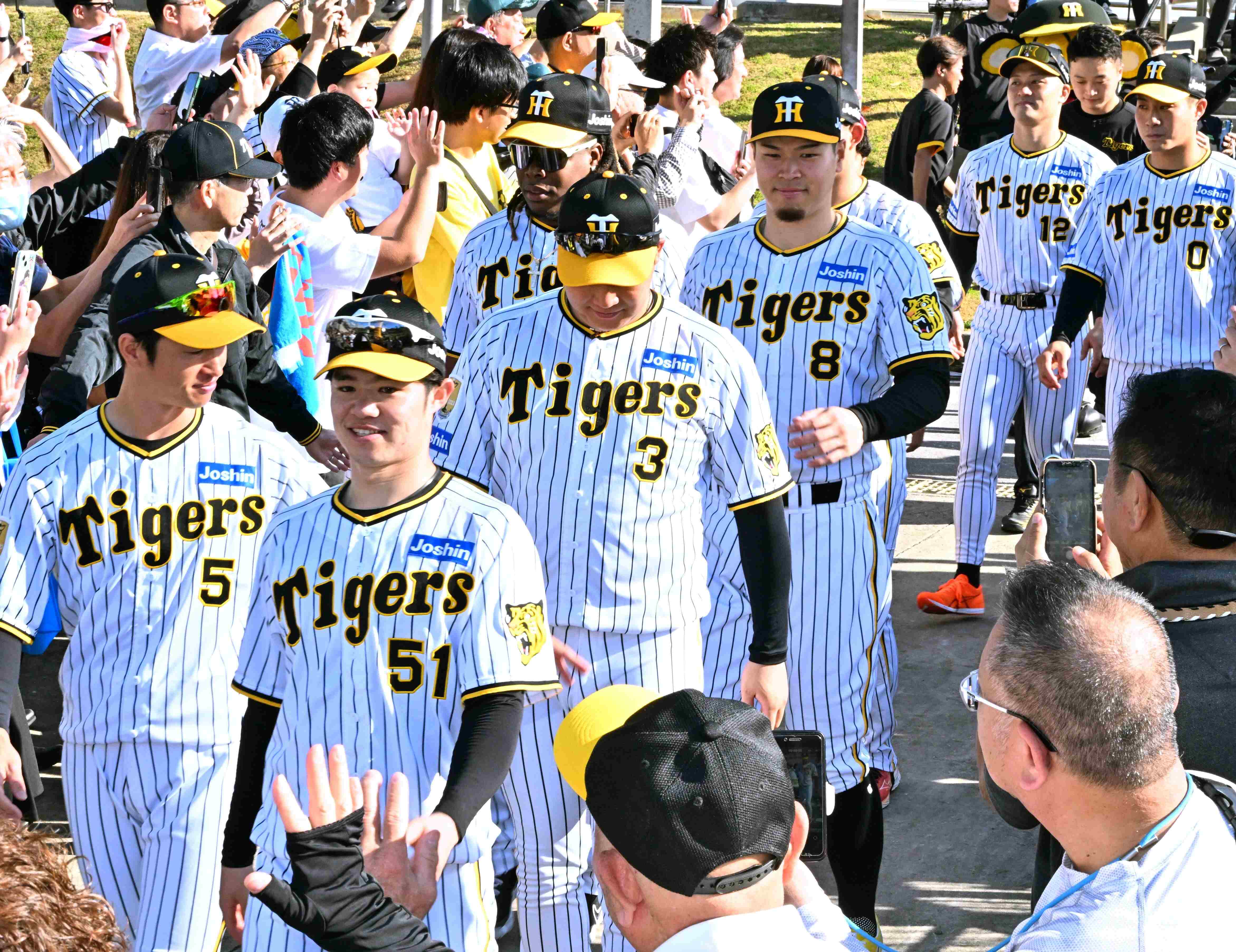 阪神タイガース宜野座2024沖縄キャンプユニフォーム♯8佐藤輝明 阪神タイガース宜野座2024沖縄キャンプユニフォーム♯8佐藤輝明