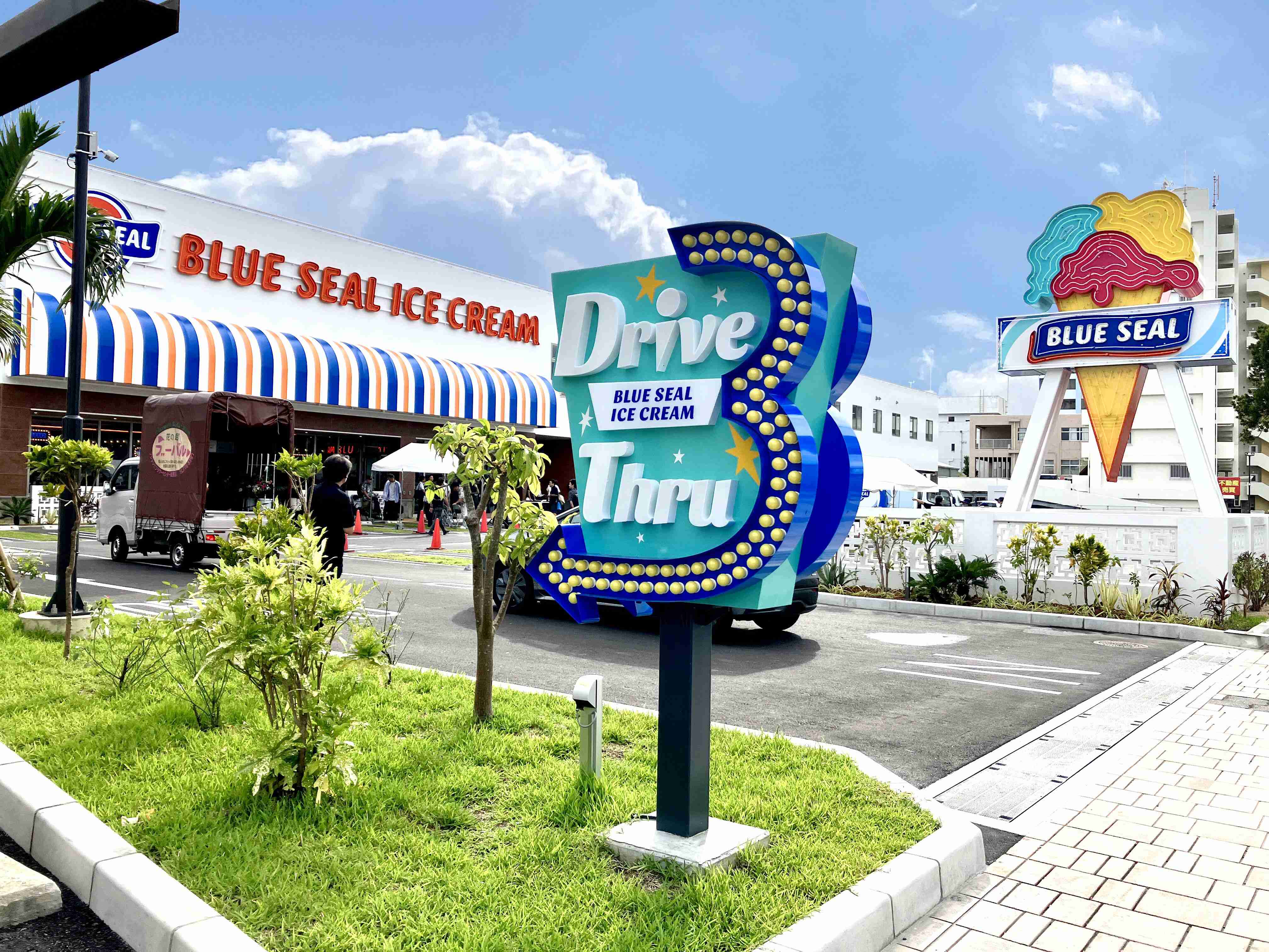 沖縄　ブルーシールアイス　看板 沖縄ブルーシールアイス看板